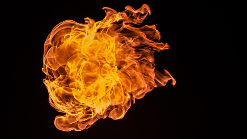 Flammen vor schwarzem Hintergrund - Explosionsschutz