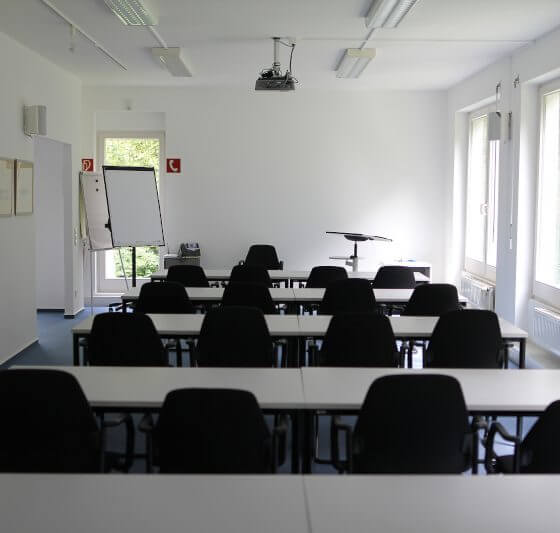 Seminarraum hubertushof mit parlementarischer Sitzordnung